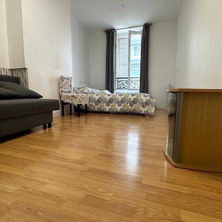 New Saint Maur-Logement Lovely Flat 32M2 パリ エクステリア 写真
