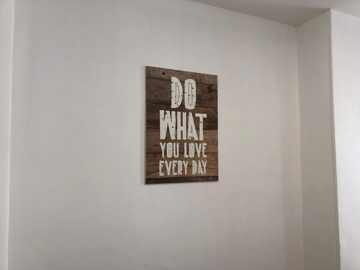 New Saint Maur-Logement Lovely Flat 32M2 パリ エクステリア 写真
