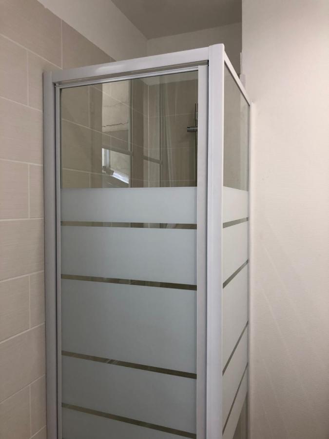 New Saint Maur-Logement Lovely Flat 32M2 パリ エクステリア 写真