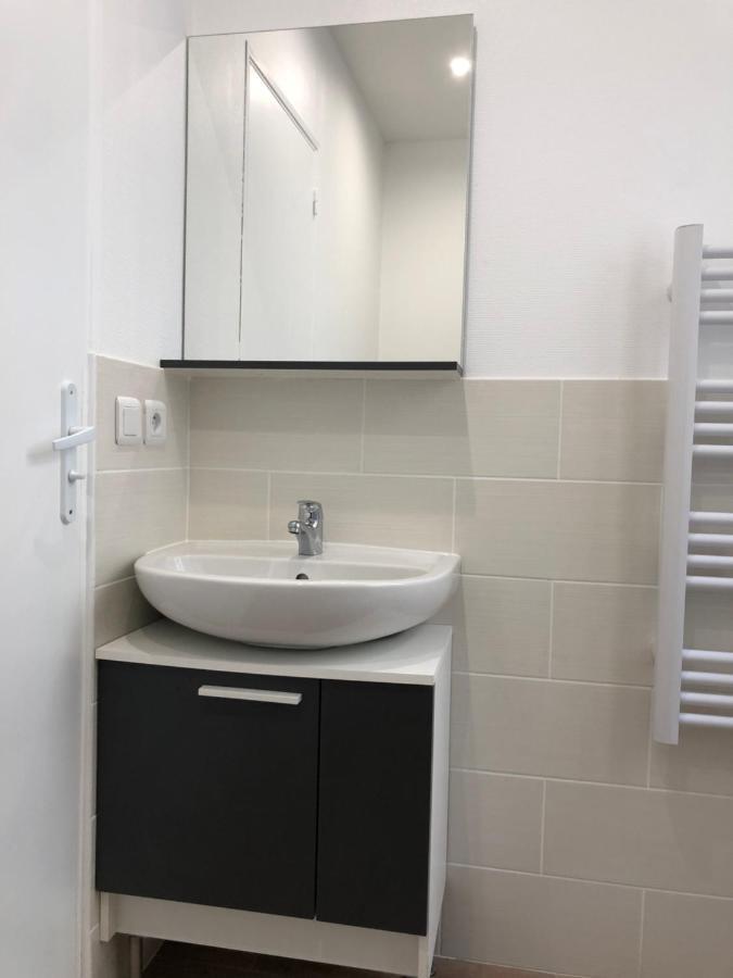 New Saint Maur-Logement Lovely Flat 32M2 パリ エクステリア 写真